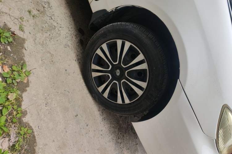 Used BYD F3 2012 Energy-Saving Model 1.5L Manual Comfort Version Right Front Wheel Hub
