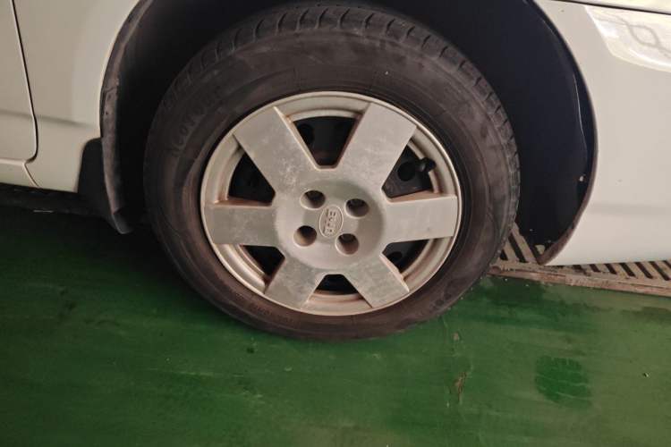 Used BYD F3 2012 Energy-Saving Model 1.5L Manual Comfort Version Right Front Wheel Hub