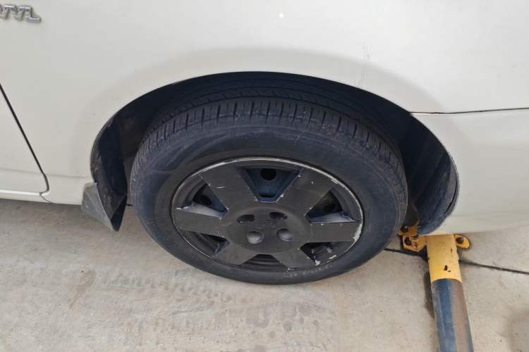 Used BYD F3 2012 Energy-Saving Model 1.5L Manual Comfort Version Right Front Wheel Hub