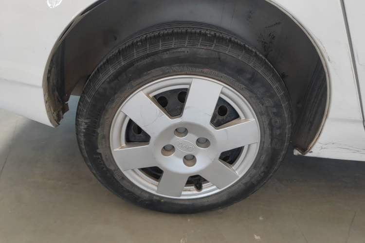 Used BYD F3 2012 Energy-Saving Model 1.5L Manual Comfort Version Right Rear Wheel Hub