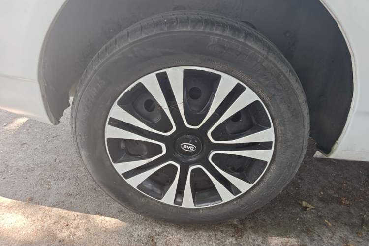 Used BYD F3 2012 Energy-Saving Model 1.5L Manual Comfort Version Right Rear Wheel Hub