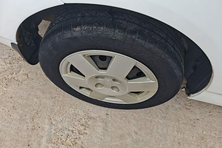 Used BYD F3 2012 Energy-Saving Model 1.5L Manual Comfort Version Right Rear Wheel Hub