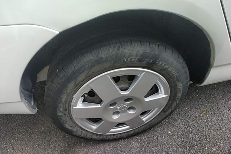 Used BYD F3 2012 Energy-Saving Model 1.5L Manual Comfort Version Right Rear Wheel Hub
