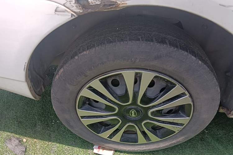 Used BYD F3 2012 Energy-Saving Model 1.5L Manual Comfort Version Right Rear Wheel Hub