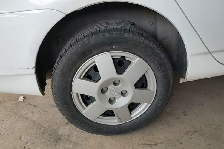 Used BYD F3 2012 Energy-Saving Model 1.5L Manual Comfort Version Right Rear Wheel Hub