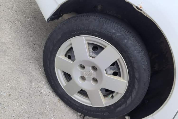 Used BYD F3 2012 Energy-Saving Model 1.5L Manual Comfort Version Right Rear Wheel Hub
