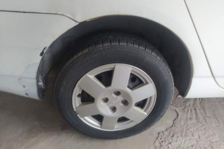 Used BYD F3 2012 Energy-Saving Model 1.5L Manual Comfort Version Right Rear Wheel Hub