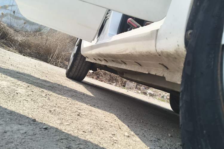 Used BYD F3 2012 Energy-Saving Model 1.5L Manual Comfort Version Right Side Sill