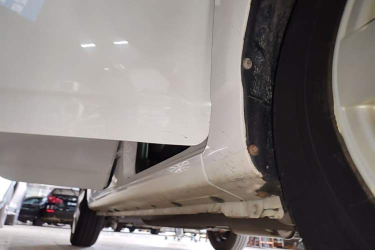 Used BYD F3 2012 Energy-Saving Model 1.5L Manual Comfort Version Right Side Sill