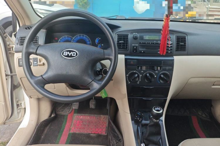 Used BYD F3 2012 Energy-Saving Model 1.5L Manual Comfort Version Steering Wheel