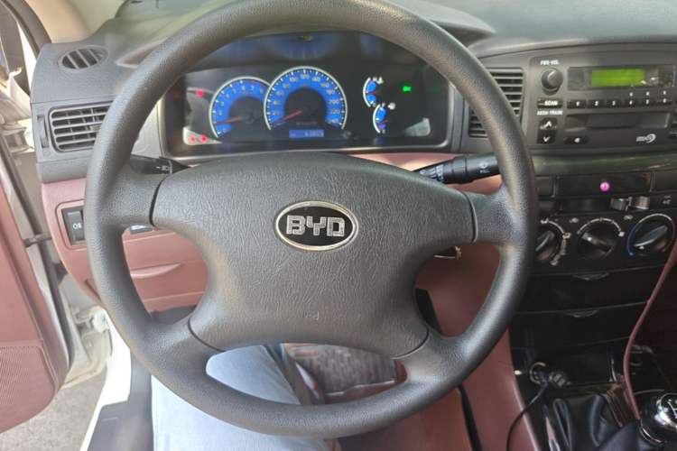 Used BYD F3 2012 Energy-Saving Model 1.5L Manual Comfort Version Steering Wheel