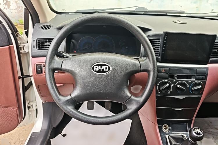 Used BYD F3 2012 Energy-Saving Model 1.5L Manual Comfort Version Steering Wheel