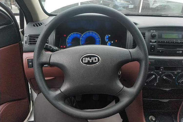 Used BYD F3 2012 Energy-Saving Model 1.5L Manual Comfort Version Steering Wheel