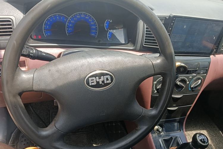 Used BYD F3 2012 Energy-Saving Model 1.5L Manual Comfort Version Steering Wheel
