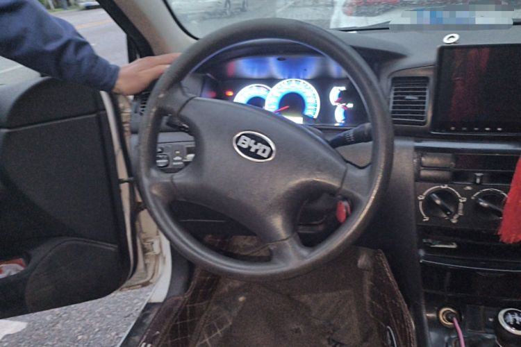 Used BYD F3 2012 Energy-Saving Model 1.5L Manual Comfort Version Steering Wheel