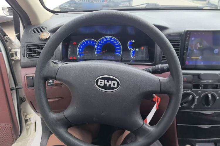 Used BYD F3 2012 Energy-Saving Model 1.5L Manual Comfort Version Steering Wheel