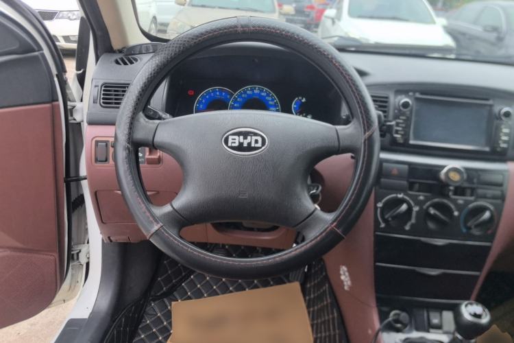 Used BYD F3 2012 Energy-Saving Model 1.5L Manual Comfort Version Steering Wheel