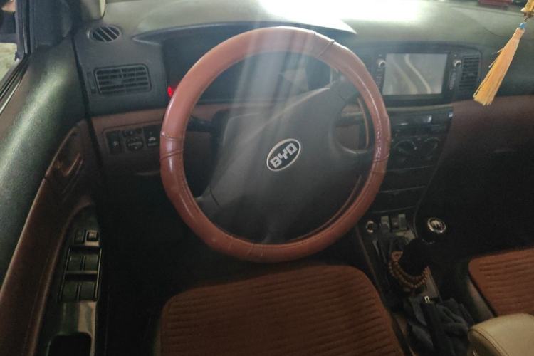 Used BYD F3 2012 Energy-Saving Model 1.5L Manual Comfort Version Steering Wheel