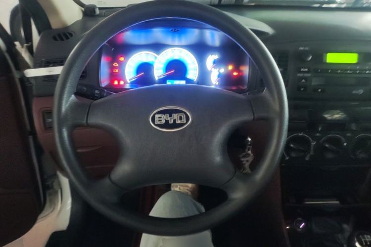 Used BYD F3 2012 Energy-Saving Model 1.5L Manual Comfort Version Steering Wheel