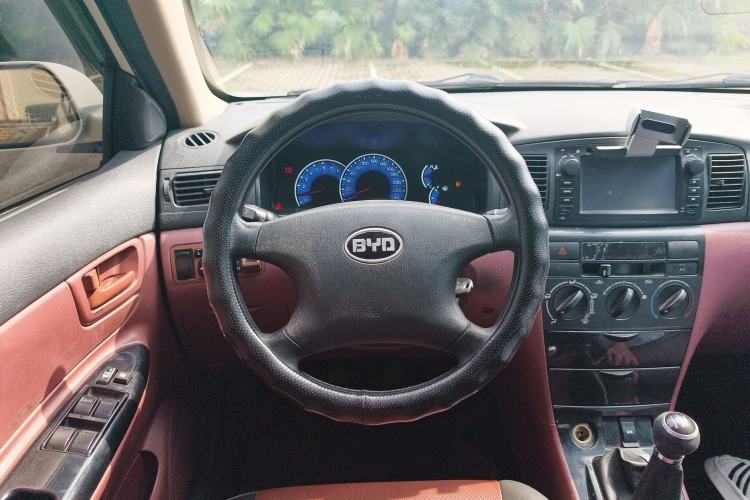 Used BYD F3 2012 Energy-Saving Model 1.5L Manual Comfort Version Steering Wheel