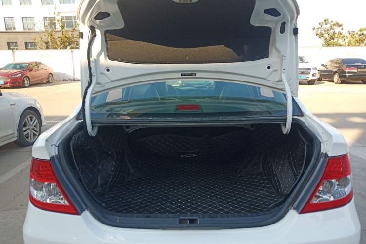 Used BYD F3 2012 Energy-Saving Model 1.5L Manual Comfort Version Trunk