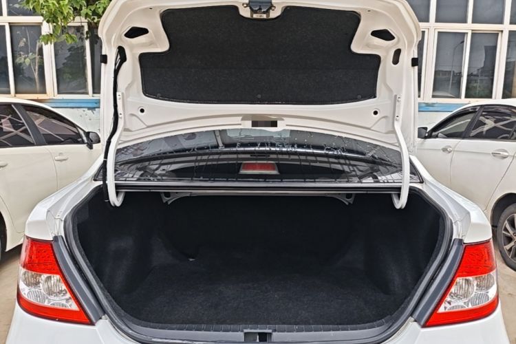 Used BYD F3 2012 Energy-Saving Model 1.5L Manual Comfort Version Trunk