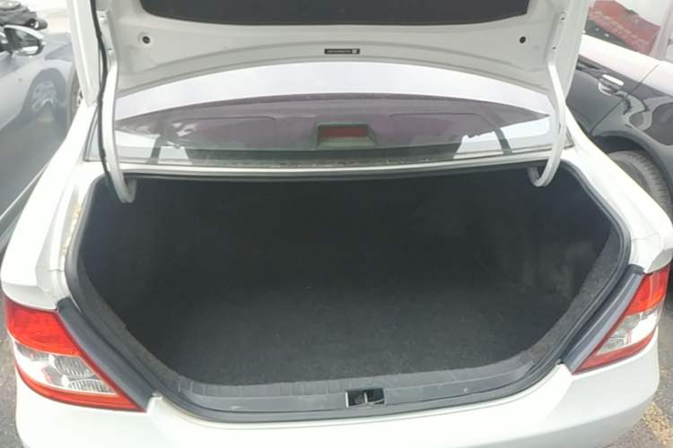 Used BYD F3 2012 Energy-Saving Model 1.5L Manual Comfort Version Trunk