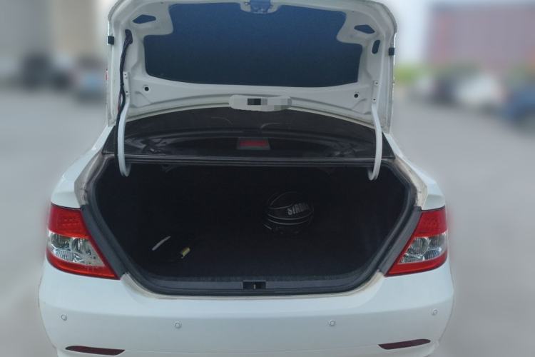 Used BYD F3 2012 Energy-Saving Model 1.5L Manual Comfort Version Trunk