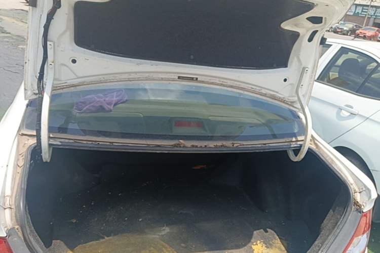 Used BYD F3 2012 Energy-Saving Model 1.5L Manual Comfort Version Trunk