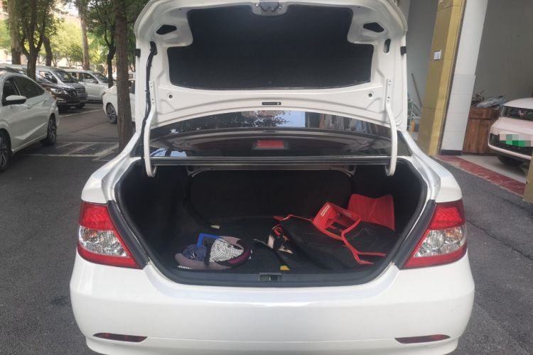 Used BYD F3 2012 Energy-Saving Model 1.5L Manual Comfort Version Trunk