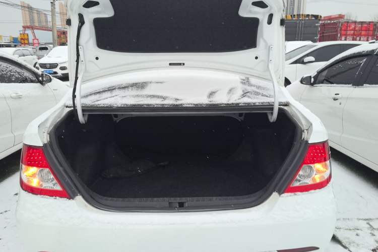 Used BYD F3 2012 Energy-Saving Model 1.5L Manual Comfort Version Trunk