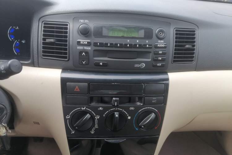 Used BYD F3 2013 Energy-Efficient Model 1.5L Manual Comfort Version Audio And AC Panel