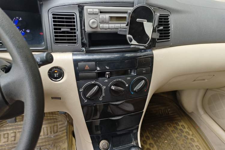 Used BYD F3 2013 Energy-Efficient Model 1.5L Manual Comfort Version Audio And AC Panel