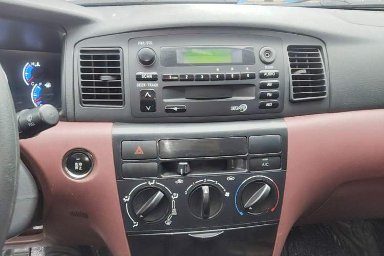 Used BYD F3 2013 Energy-Efficient Model 1.5L Manual Comfort Version Audio And AC Panel