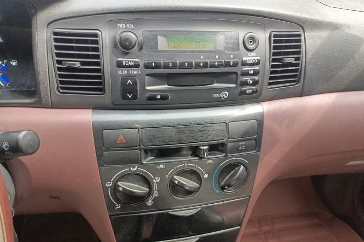 Used BYD F3 2013 Energy-Efficient Model 1.5L Manual Comfort Version Audio And AC Panel