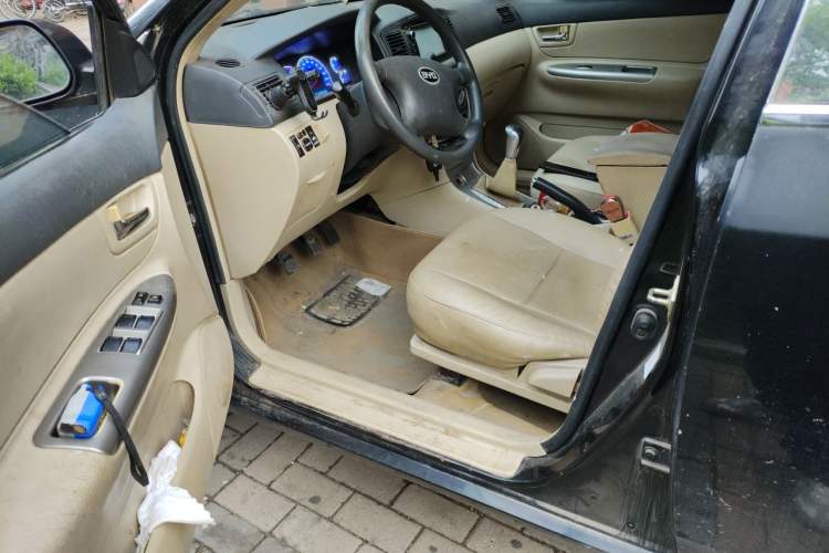 Used BYD F3 2013 Energy-Efficient Model 1.5L Manual Comfort Version Driver Seat