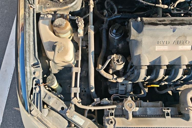 Used BYD F3 2013 Energy-Efficient Model 1.5L Manual Comfort Version Engine Bay Right