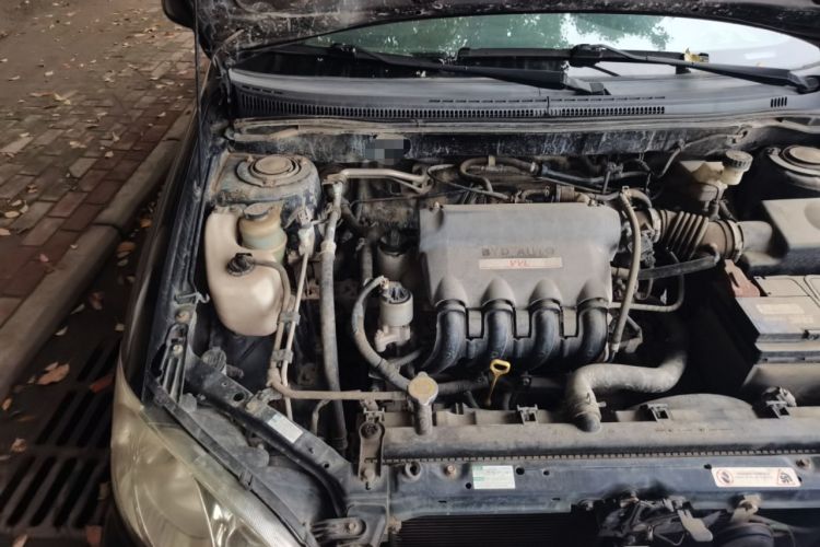 Used BYD F3 2013 Energy-Efficient Model 1.5L Manual Comfort Version Engine Bay Right