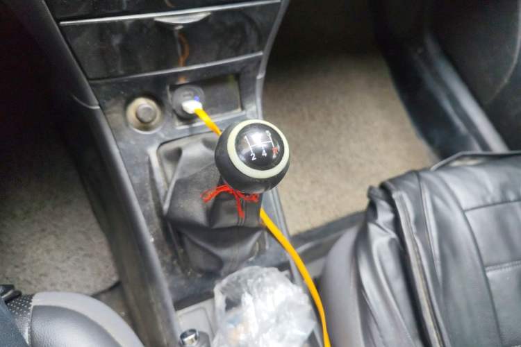 Used BYD F3 2013 Energy-Efficient Model 1.5L Manual Comfort Version Gear Lever