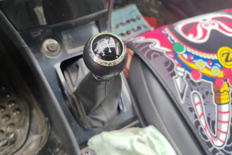 Used BYD F3 2013 Energy-Efficient Model 1.5L Manual Comfort Version Gear Lever