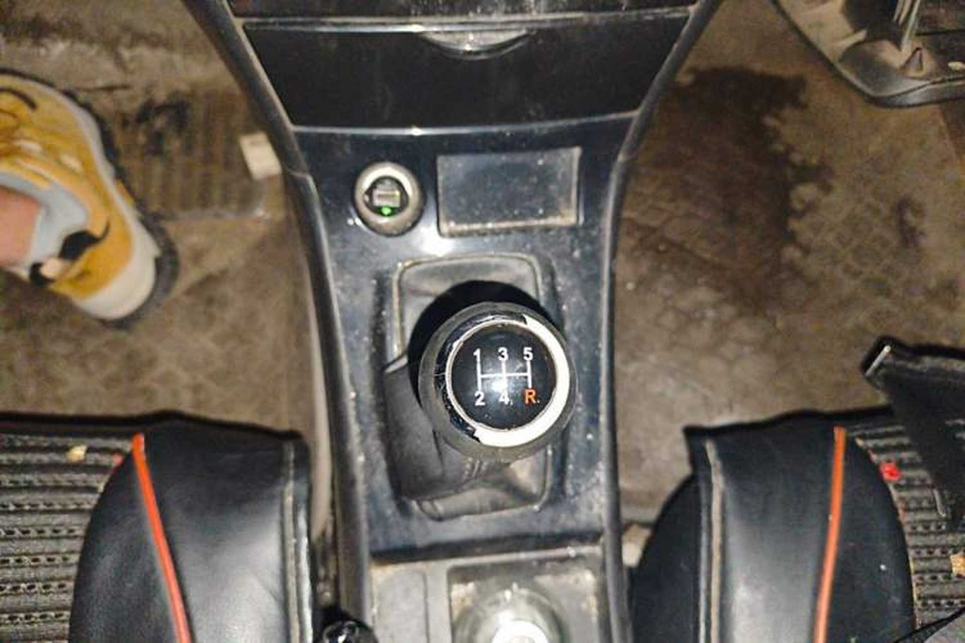 Used BYD F3 2013 Energy-Efficient Model 1.5L Manual Comfort Version Gear Lever