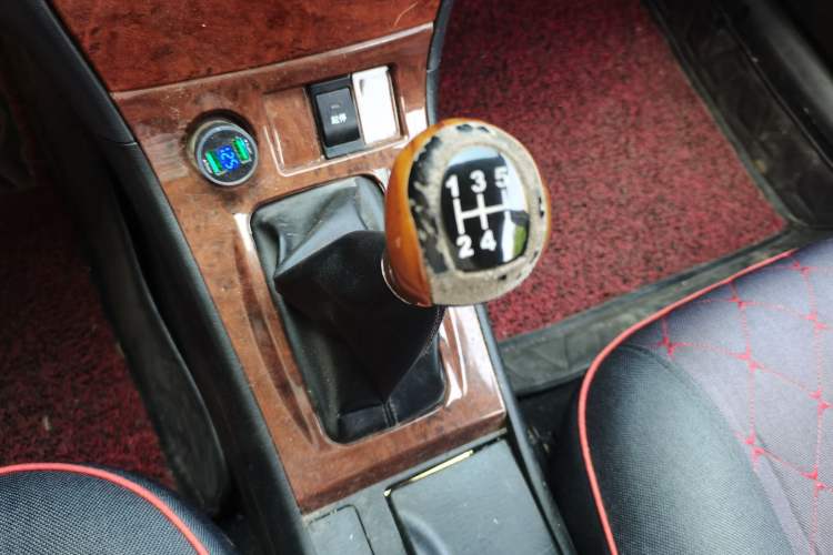Used BYD F3 2013 Energy-Efficient Model 1.5L Manual Comfort Version Gear Lever