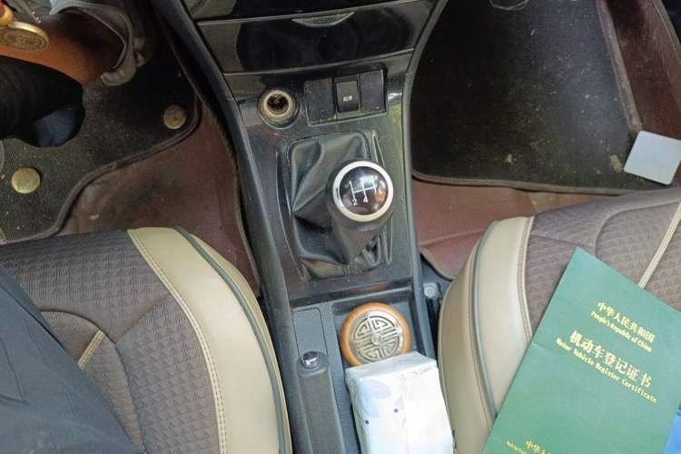 Used BYD F3 2013 Energy-Efficient Model 1.5L Manual Comfort Version Gear Lever