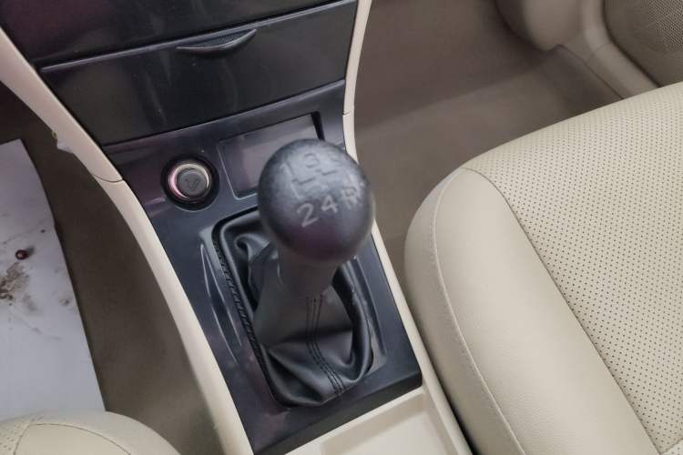 Used BYD F3 2013 Energy-Efficient Model 1.5L Manual Comfort Version Gear Lever
