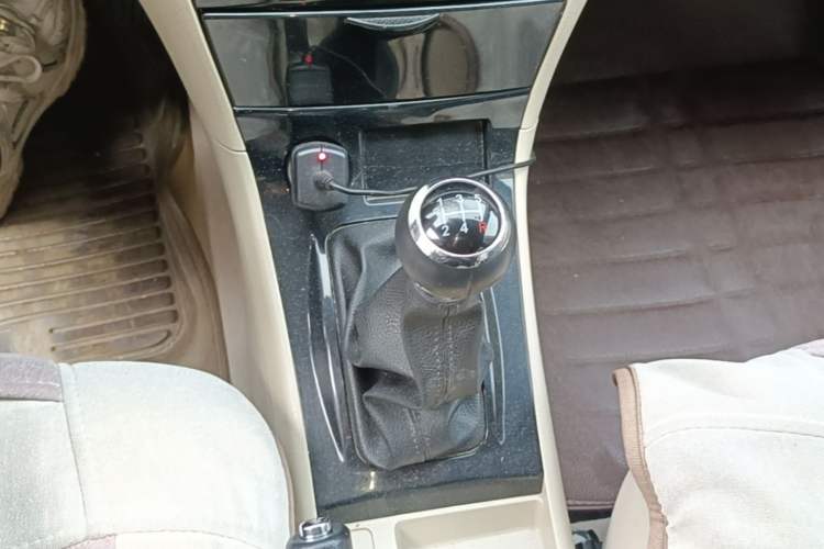 Used BYD F3 2013 Energy-Efficient Model 1.5L Manual Comfort Version Gear Lever