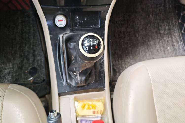Used BYD F3 2013 Energy-Efficient Model 1.5L Manual Comfort Version Gear Lever