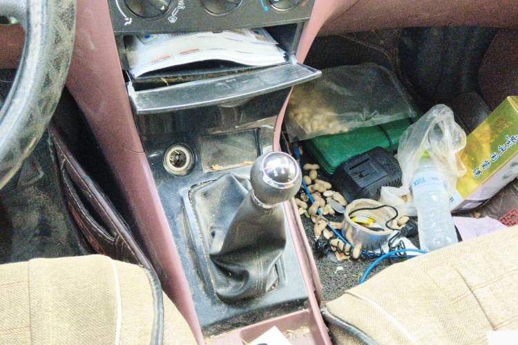 Used BYD F3 2013 1.5L Manual Comfort Model CNG Gear Lever