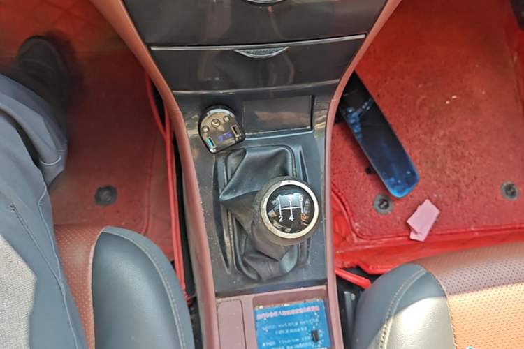 Used BYD F3 2013 Energy-Efficient Model 1.5L Manual Comfort Version Gear Lever