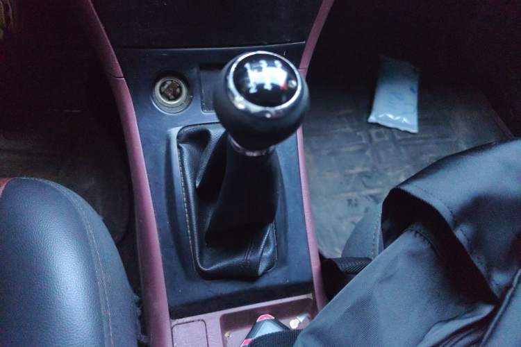 Used BYD F3 2013 Energy-Efficient Model 1.5L Manual Comfort Version Gear Lever
