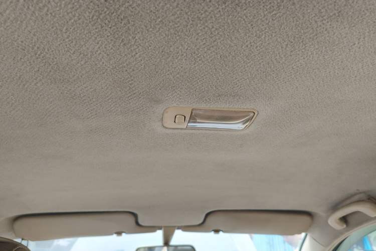 Used BYD F3 2013 Energy-Efficient Model 1.5L Manual Comfort Version Headliner